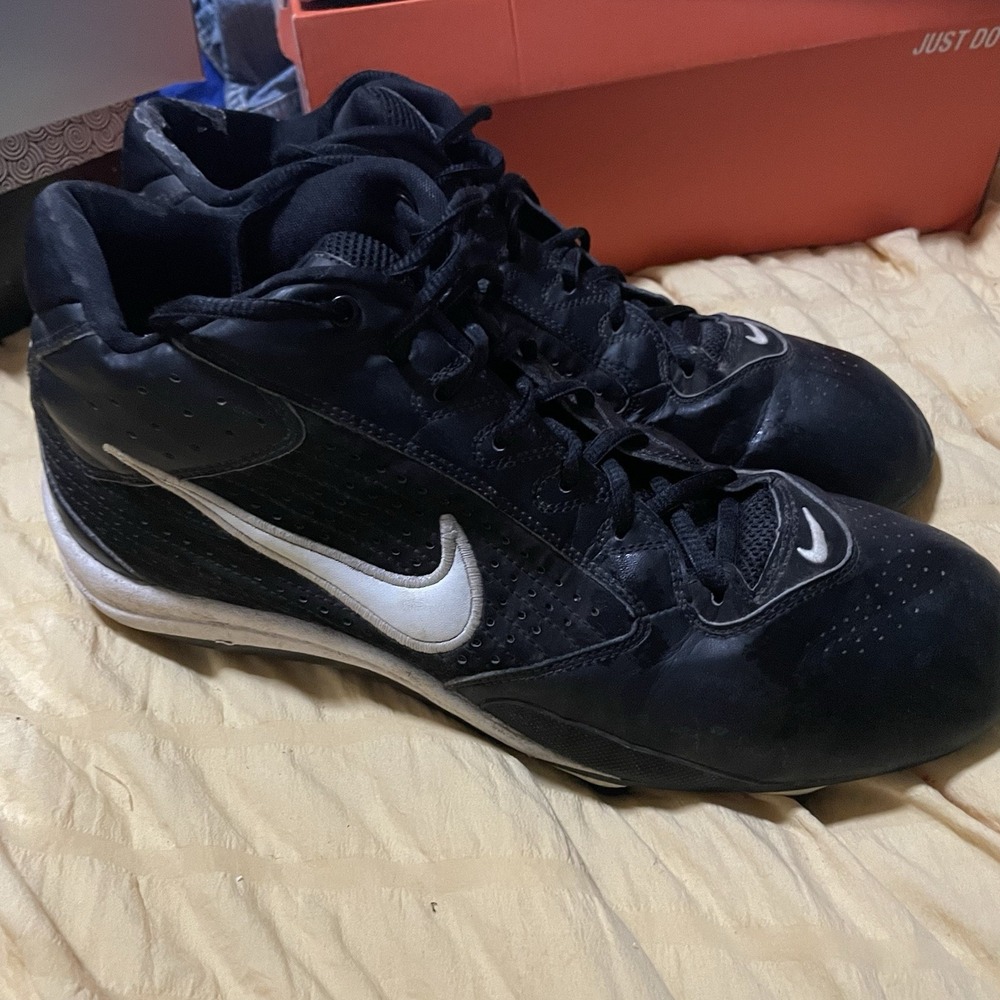 Mens‎ NIKE Black Football Cleats Shoes Size 10